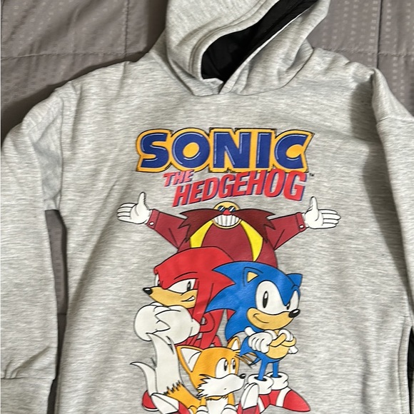 Sonic the Hedgehog hoodie. - Picture 2 of 2